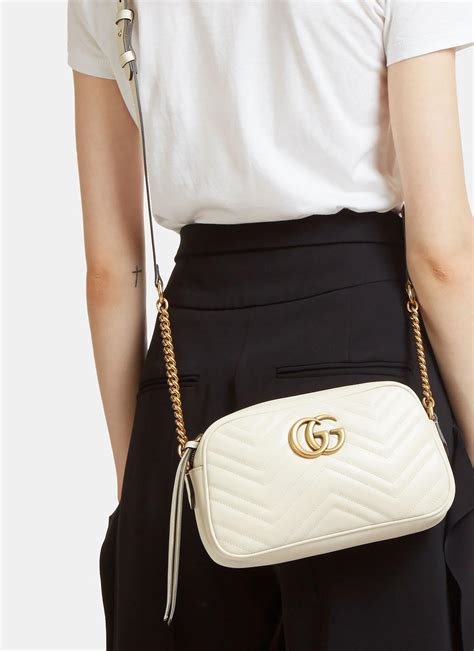 gucci marmont matelasse shoulder bag small review|Gucci Marmont bag small size.